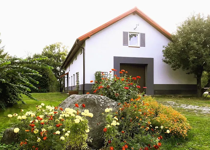 Dom Nad Jeziorem Lasmiady * Sajzy