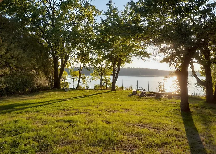 Dom Nad Jeziorem Lasmiady Country house